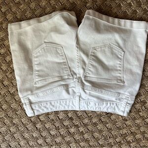 White universal thread Jean shorts